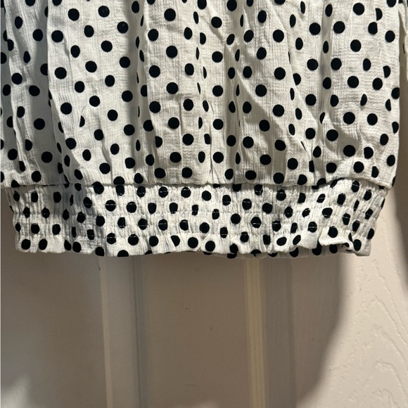 Like New Blu Pepper Women’s Smocked Long Sleeve Blouse Size Medium - Picture 4 of 6